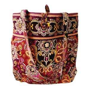 Vera Bradley Retired Patterned Medium Size Tote. Nice Pre-owned Conditio…